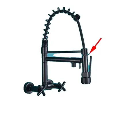 Kuhinjska pipa, stenska, s potegom, mat črn