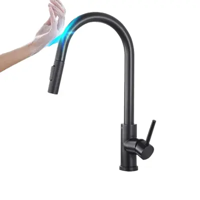Kuhinjska pipa s senzorjem na dotik, 360-stopinjska rotacija, dvojni vodni načini, senzor mat čr