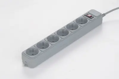 SPG6-B-10C razdelilec s prenapetostno zaščito, 6 vtičnic