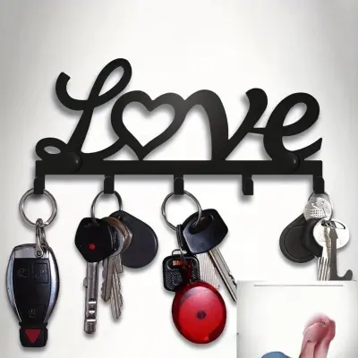 Črn Kovinski Držalnik za Ključe "LOVE" - Dekorativni Organizator za Steno