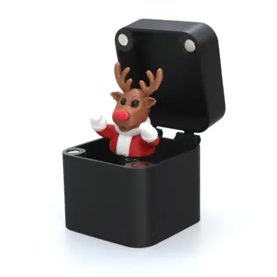 Valujoča Božična Potegavščina z Jelenom - Smešno Presenečenje za Odrasle