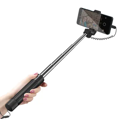 LinQ, Integrirano ogledalo USB C Selfie Pole z gumbom za zaklop, Črna