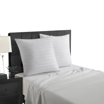 Prevleke za vzglavnike 65x65 cm, komplet 2 kosa, bela barva s satenastimi črtami, mehka mikrovlakna in skrita zadrga