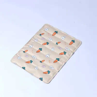 Hladilna podloga za hišne ljubljenčke - motiv zajčka in korenčka  L