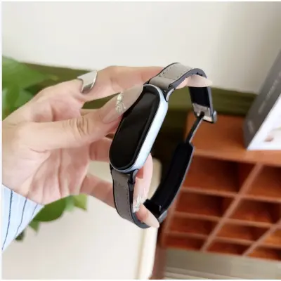 Silikonski pašček z magnetnim zaponkom za Xiaomi Mi Band 8/9/10 Gray