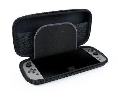 Nintendo Switch 2 NACON tanko ohišje črne barve