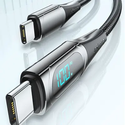 Črn 4-v-1 USB kabel za polnjenje več naprav