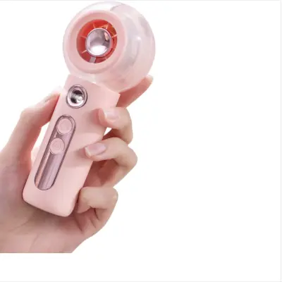 Prenosni ročni meglični ventilator — USB-polnljiv tih mini ventilator s 4 hitrostmi in vlažilnim pršenjem roza