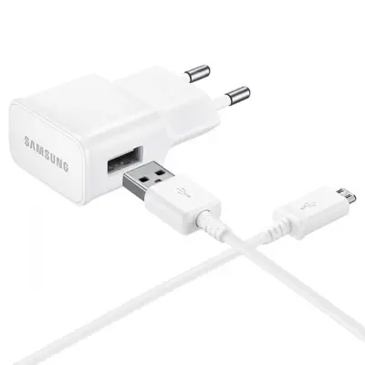 SAMSUNG 8W USB-A STENSKI POLNILEC Z MICROUSB KABLOM ZA GALAXY S21 S20