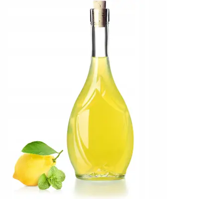 steklenica za vino 500 ml s pluto, olivnim oljem, kisom, alkoholnim likerjem