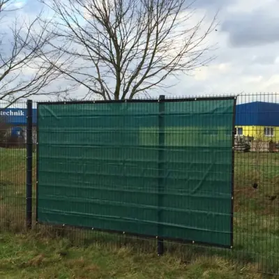 Zelena zaščitna mreža za gradbišče 1,76x3,41m iz HDPE z UV zaščito in enostavno montažo