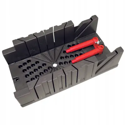 Plastična mitra škatla Mega 23306 s sponkami