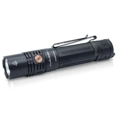 Taktična svetilka Fenix PD36R V2.0 z močjo 1700 lumnov