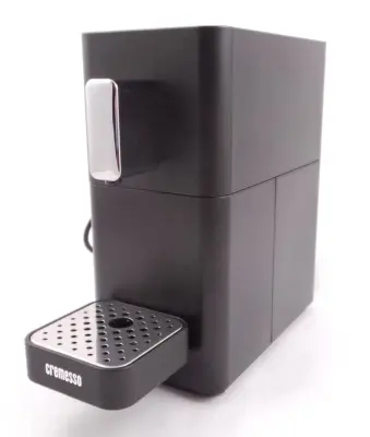 Kavni aparat Cremesso Easy v elegantni črni barvi