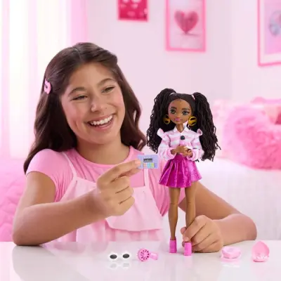 Barbie lutka Dream Besties Brooklyn z 7 dodatki