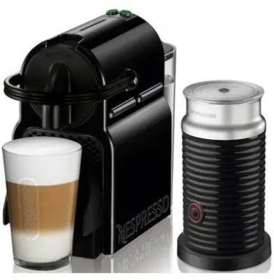 NESPRESSO Inissia & Aeroccino črn kavni aparat s penilcem mleka