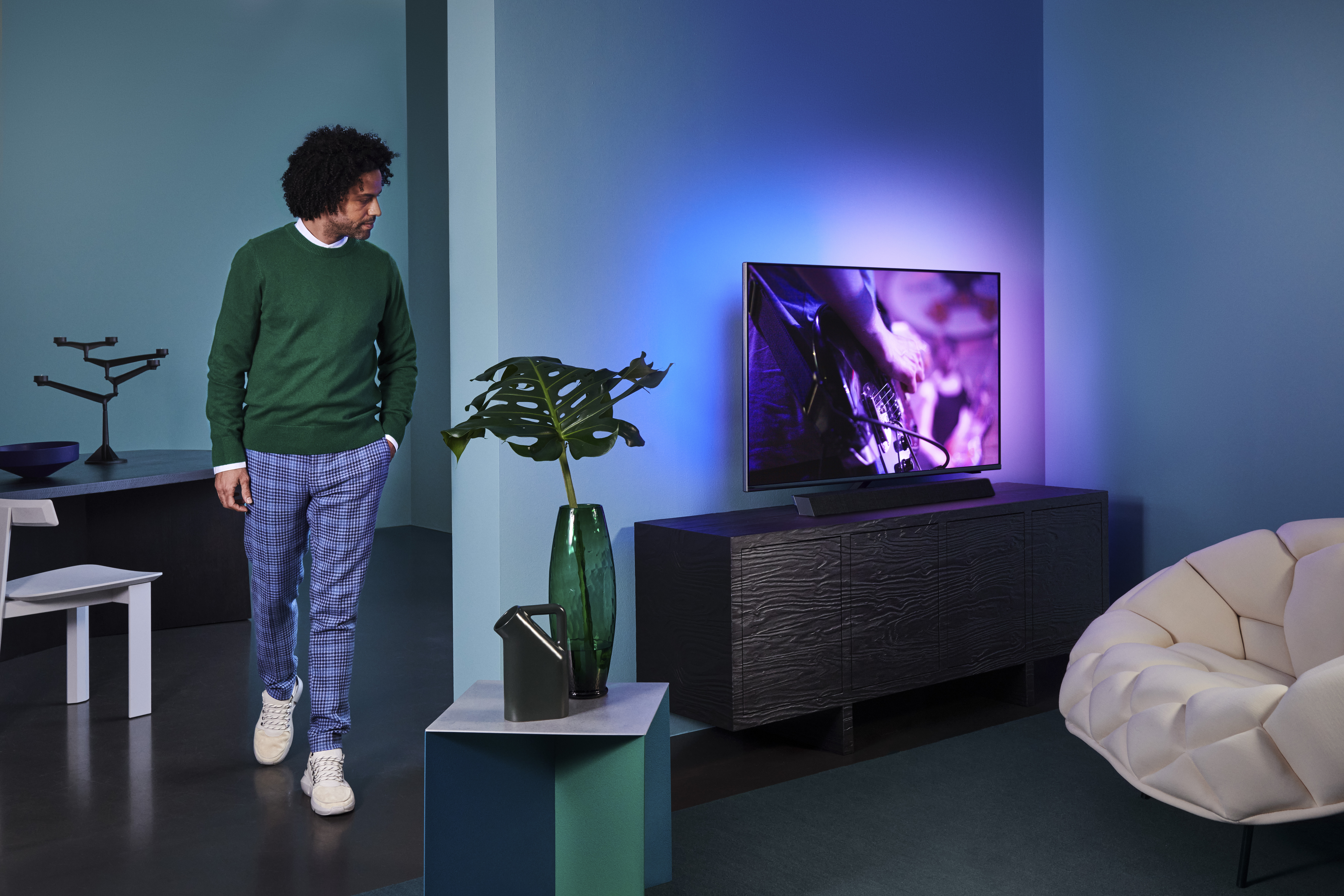 Телевизор philips ambilight 55. Philips 55pus8848/12. Philips 55pus7608. Philips 50pus8807. Philips ambilight 65.