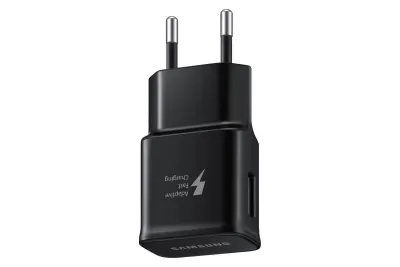 POTOVALNI POLNILNIK HITRI 15W BLACK