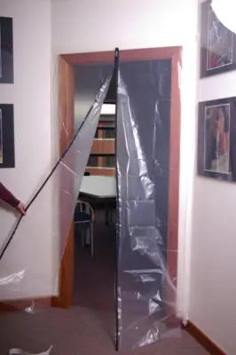 Protiprašna zaščita za vrata 120×220 cm z zadrgo za večkratno uporabo