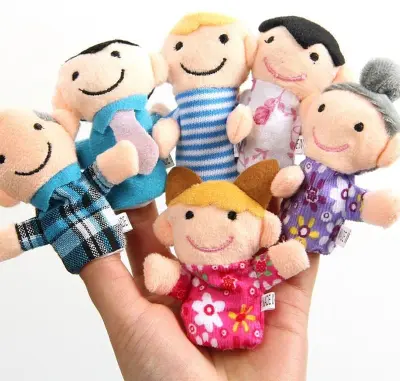 Set 6 naprstnih plišastih lutk družina - oče, mama, babica, dedek, hči, sin