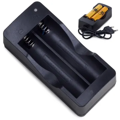 Univerzalni polnilnik za 2 baterije tipa 18650 4,2V