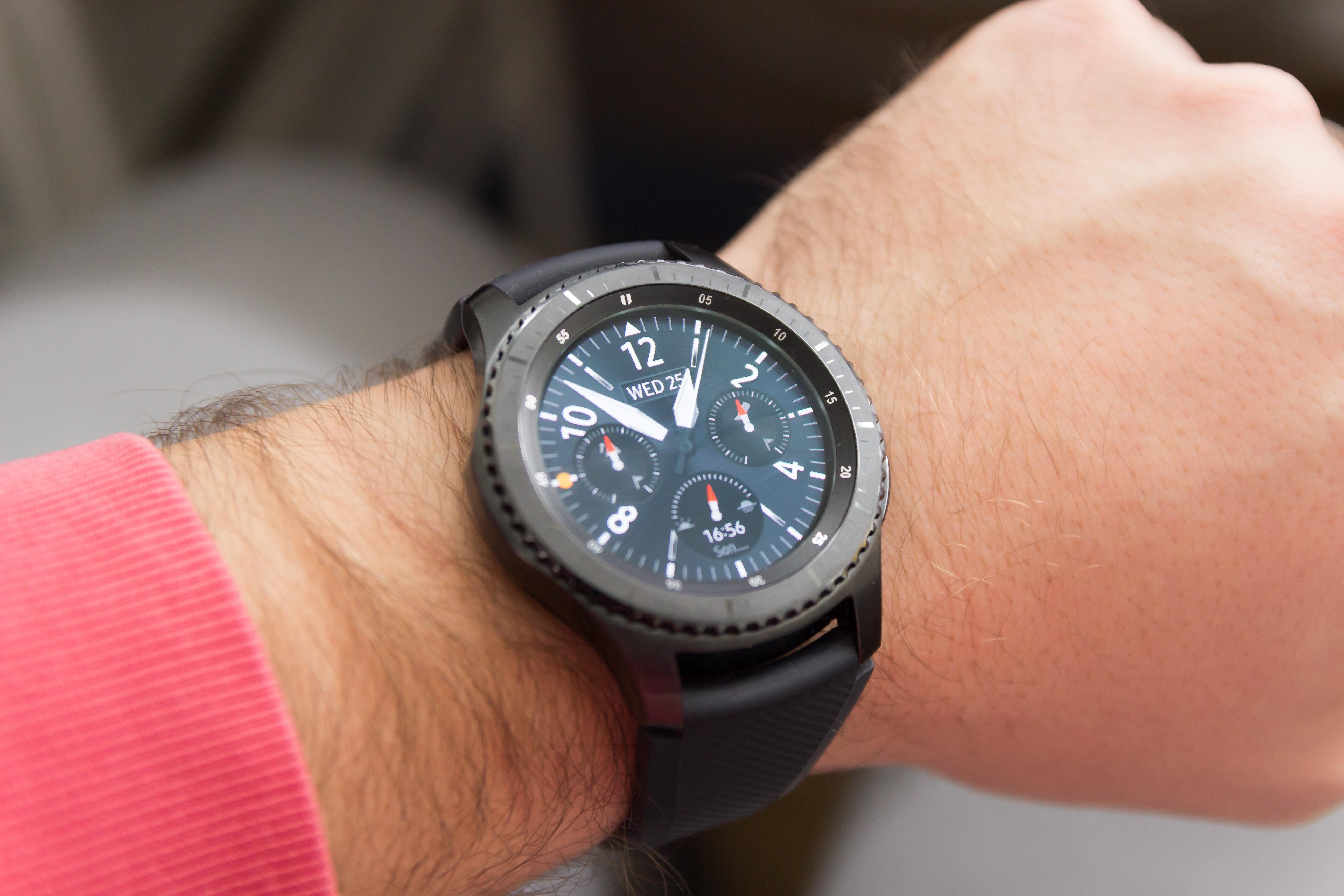 Velik zaslon na pametni uri Samsung Gear S3