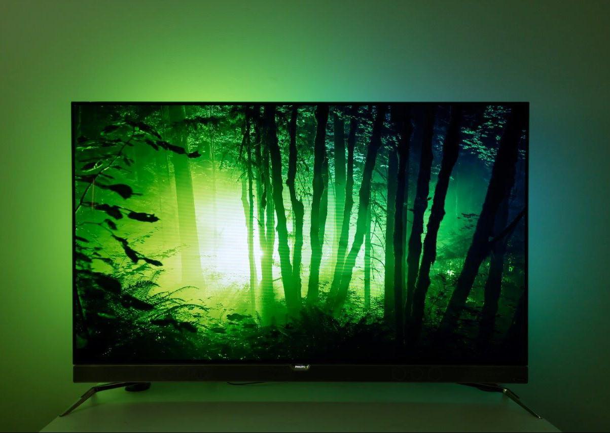 OLED Ambilight televizor