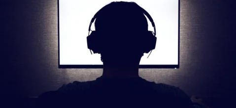Kako povezati brezžične Bluetooth slušalke z vašim televizorjem?