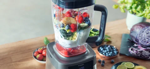 Zmogljivi vakuumski mešalnik Philips ohranja vaše smutije sveže dlje časa