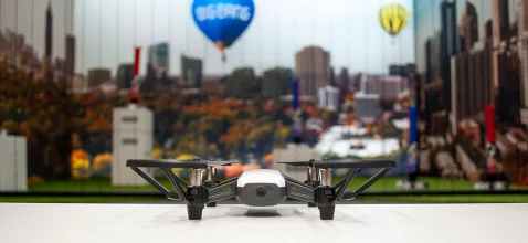 Igralnica električne mobilnosti in letalnica dronov