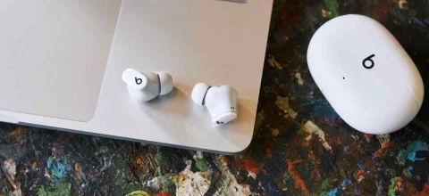 Novost: Beats Studio Buds slušalke