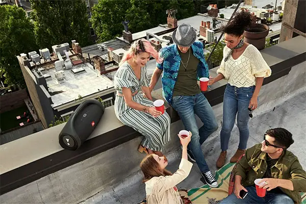 Priredi zabavo z JBL